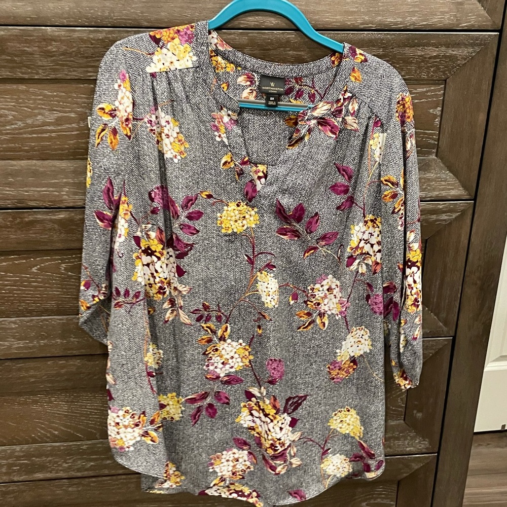 Light springy floral top